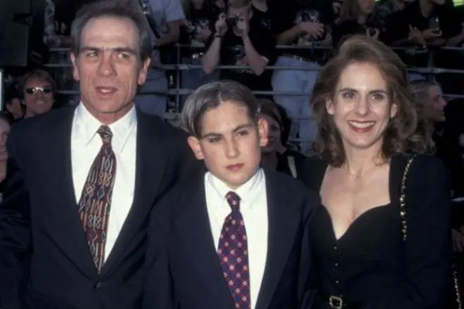 Tommy Lee Jones and Kimberly Clandley with Son
