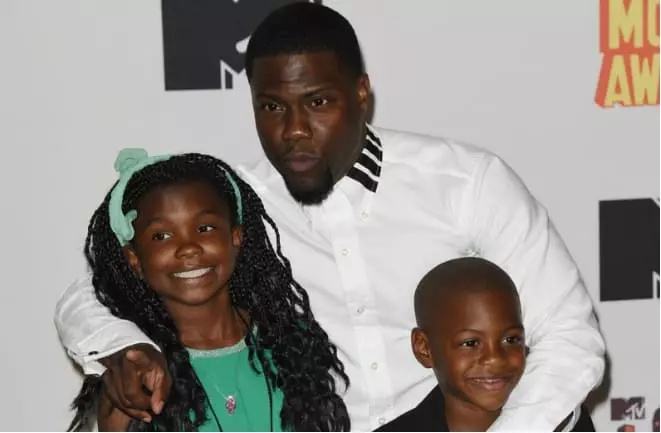 Kevin Hart with children