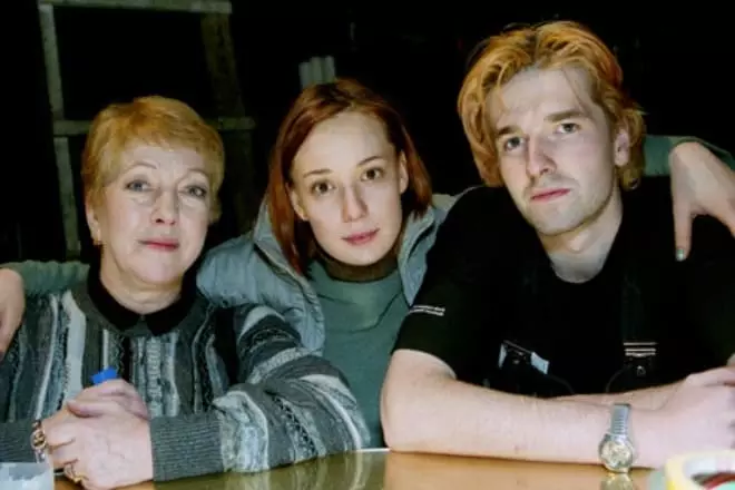 Ivan Volkov met moeder en Chulpan Hamaya