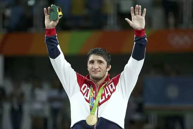 Abduraxhad Saduaev op Oi yn Rio