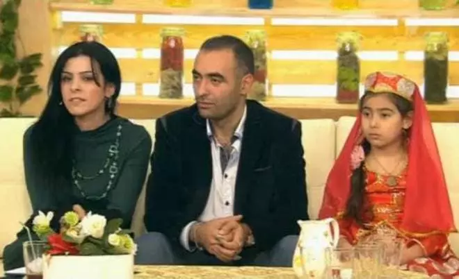 Ziraddin Rzayev dengan keluarga