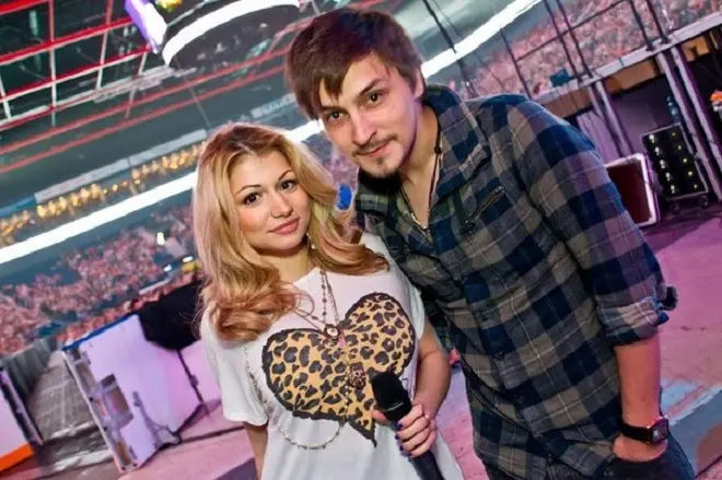 Victoria Chernysheva dengan suaminya