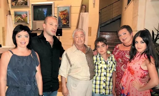 Roman Kartsev s rodinou