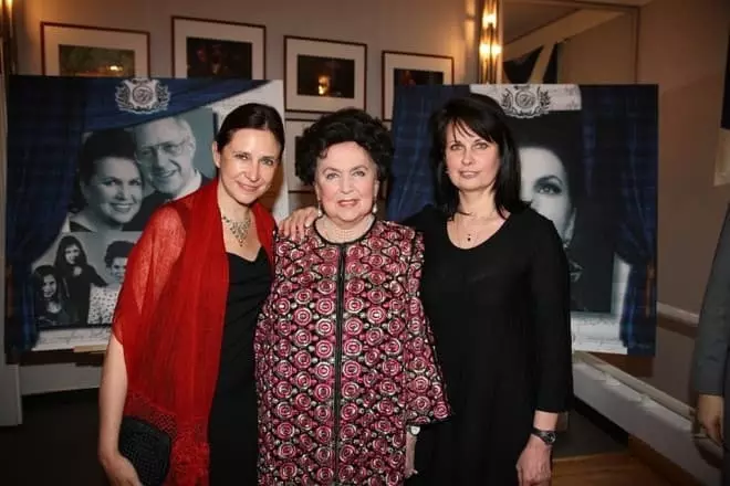 Galina Vishnevskaya med döttrar