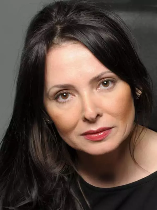 Elena Kravchenko (Elena Kuzhukhova) - Biografie, viață personală, fotografii, filmografie, zvonuri și ultimele știri 2021