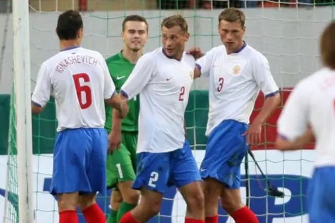 Sergey Ignashevich, Igor Akinfeev, Vasily e Alexey Berezutsky como parte da equipe nacional russa