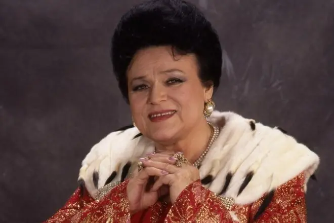 Ca sĩ Lyudmila Zykina.