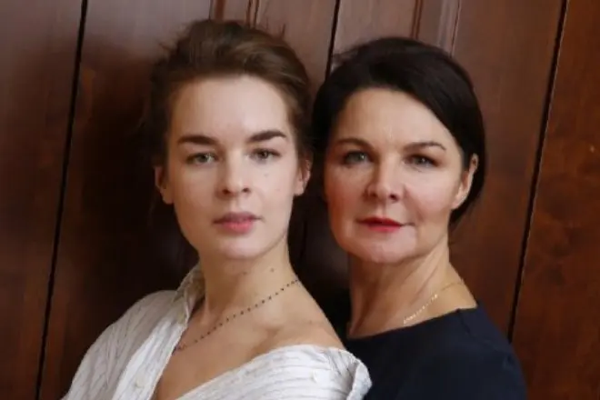 Lika Nifontova với con gái