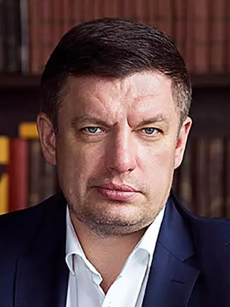 Evgeny Vitalyevich tunikë - biografi, karrierë, biznes, politikë, iniciativa, oferta, jeta personale, familja, fëmijët, foto, rritja, thashethemet dhe lajmet e fundit 2021