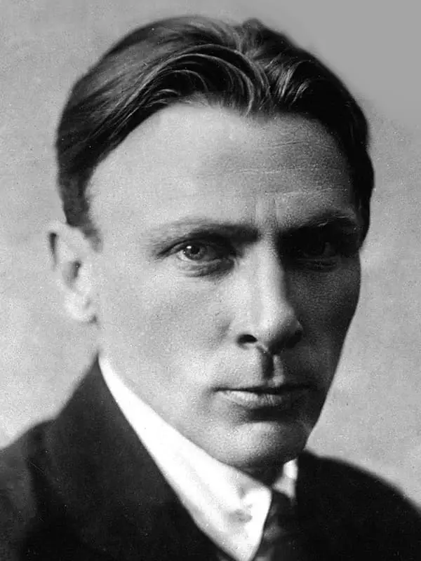 Miĥail Bulgakov - biografio, persona vivo, fotoj, libroj, kaŭzo de la morto kaj la plej lasta sciigo