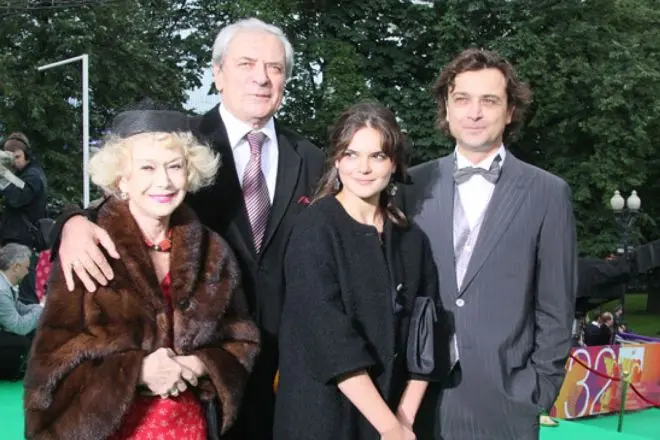 Svetlana nevolyaeva se svým manželem Alexander Lazarev, syn Alexander Jr. a vnučka Poliny