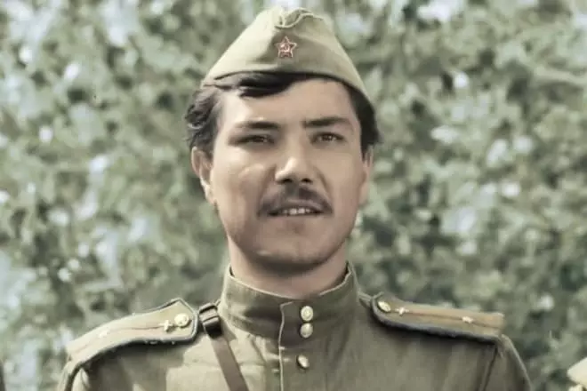 Rustam Sagdullayev yn 'e film "allinich" âlde manlju "gean nei de slach