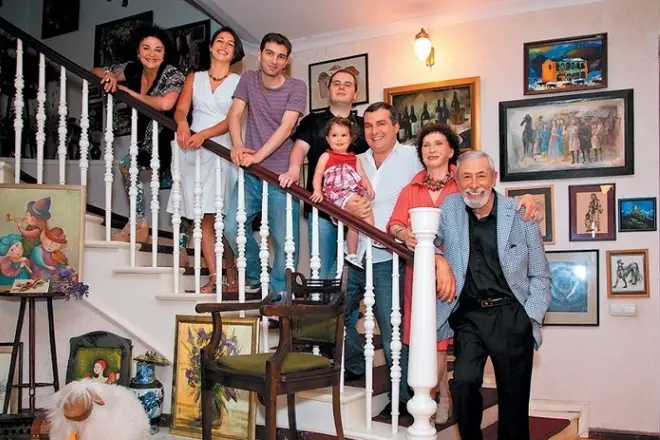 Vakhtang kikabidze med familj