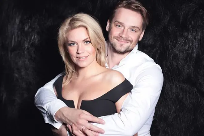 آنا دانكوفا مع زوجها