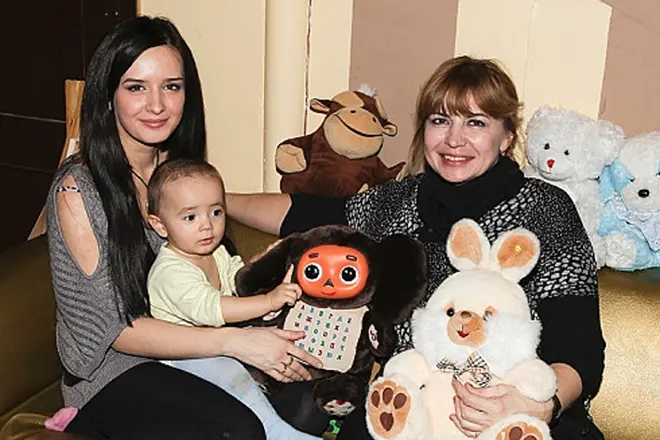 Irina Agibalova z córką i wnukiem Mildy