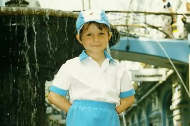 Alexander Volkov ในวัยเด็ก