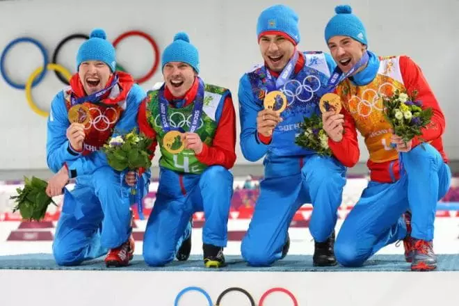 Alexey Volkov, Evgeny Ustyugov, Dmitrij Malyshko a Anton Shipulin na olympijských hrách v Soči