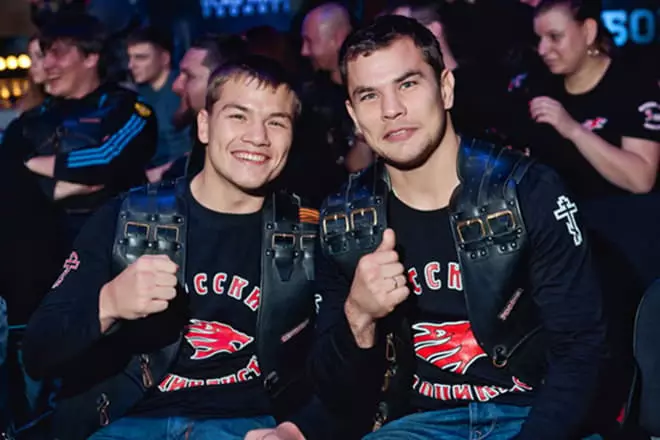 Fedors Chudinov ar vecāku brāli Dmitriju