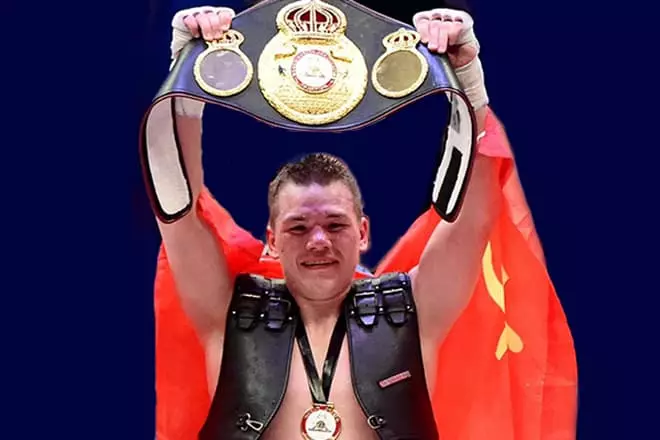 Champion Fyodor Chudinov.