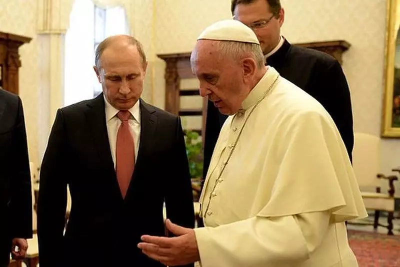 ပုပ်ရဟန်းမင်းကြီး Francis နှင့် Vladimir Putin