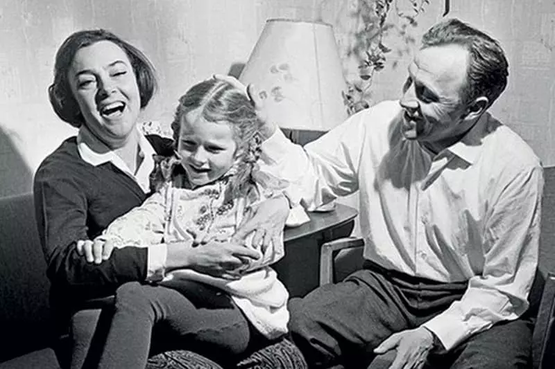 Mikhail Ulyanov e Alla Parfanyak con figlia Elena