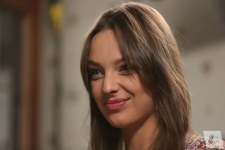 Анна Попова в серіалі «Буде світлим день»