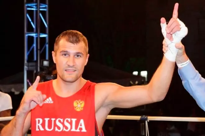 Amatör boksda Sergey Kovalev