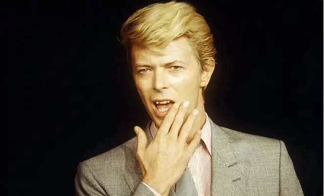 David Bowie - életrajz, fotó, személyes élet, dalok, klipek, halál oka 20398_1