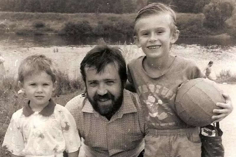 Alexey Penitov和他的儿子德米特里和彼得