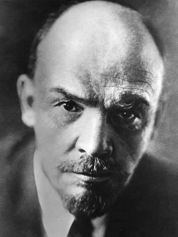 Vladimir Lenin - Životopis, Revolučná aktivita, Októberová revolúcia, Tvorba CPSU a ZSSR, úspechy, červený teror, smrť, pohreb, osobný život, deti, fotografie a najnovšie správy
