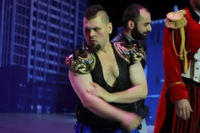 Mikhail Ozerov në skenën e KVN