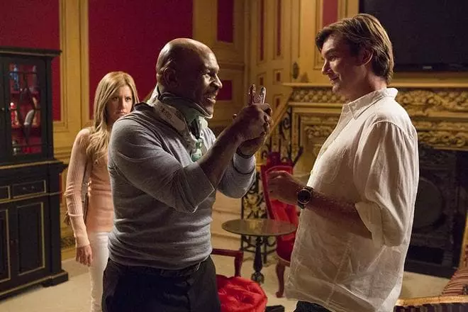 Ashley Tisdale, Mike Tyson dan Jerry O'Connell (Frame From The Film "Sangat Scary Cinema 5")