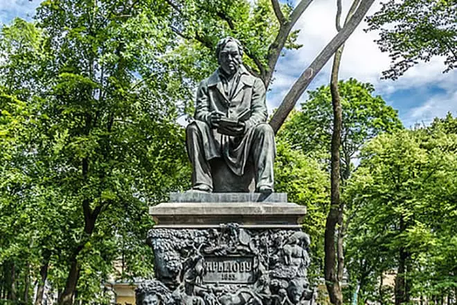 Spomenik Ivanu Krylov
