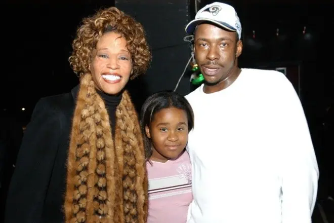 Whitney Houston at Bobby Brown kasama ang kanyang anak na babae