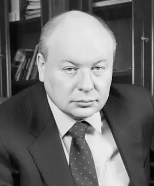 Egor Gaidar - Biografija, Karijera ekonomista, reforma, dostignuća, lični život, djeca, fotografije, smrt, uzrok smrti i najnovije vijesti