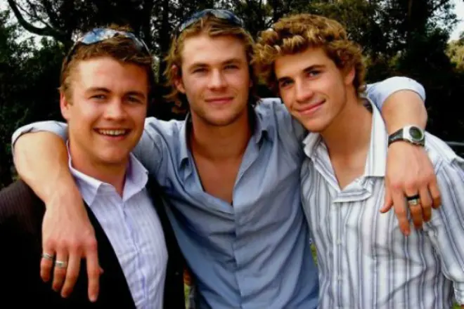 Chris Hemsworth met broers