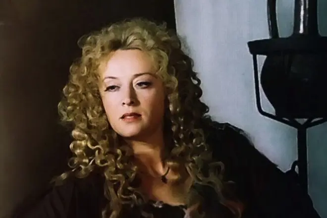 Margarita Terekhova si Mili / kornizë nga filmi "d'Artagnan dhe tre musketeer"