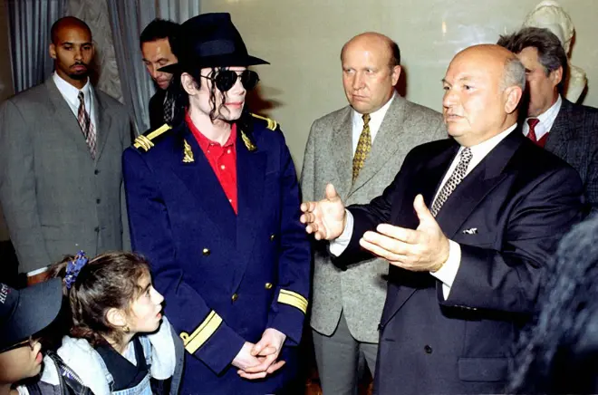 Michael Jackson na Yuri Luzhkov