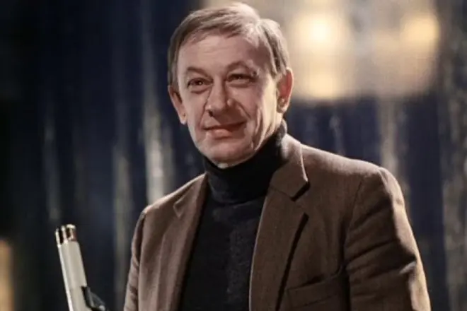 Evgeny Evstignev dans le film "Soirée d'hiver à Gagra"