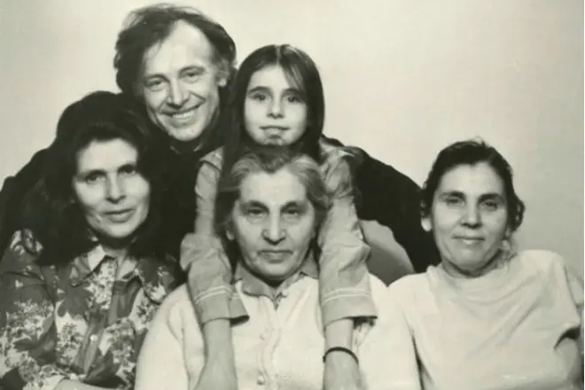 Innokenty Smoktunovsky con la famiglia