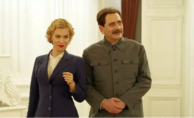 Filmdeki Evgeny Knyazev ve Olesya Sudzilovskaya