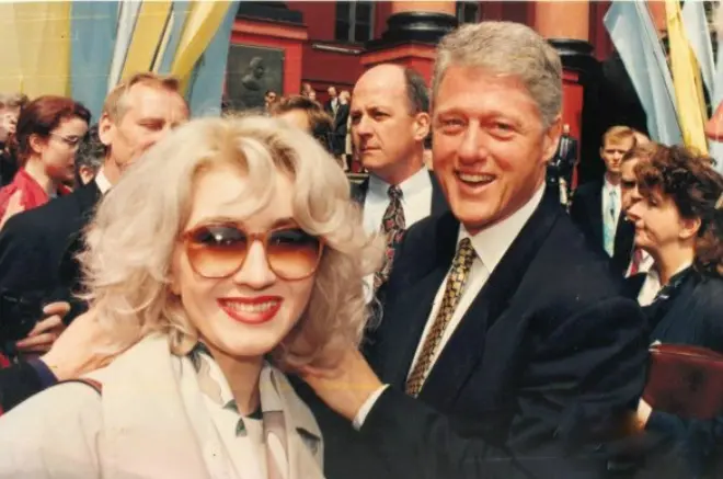 Irina Bilyk en Bill Clinton