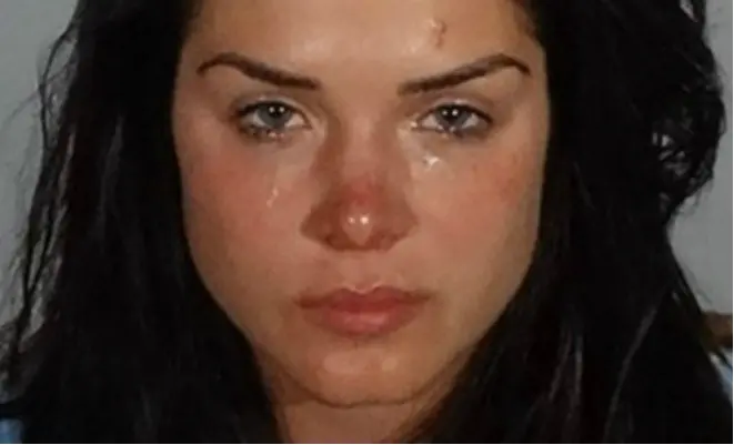 ฤดูร้อน 2018 Marie Averopoulos ถูกจับในข้อหา Beating Guy