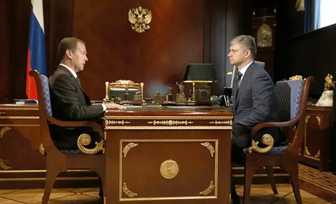 Dmitry Medvedev e Oleg Belozerov