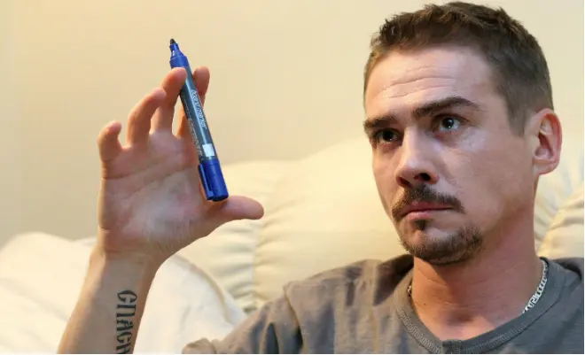 Denis Nikiforowa elinde tatuirovka