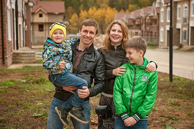 Alexander Glazolnikov met zijn vrouw en zonen