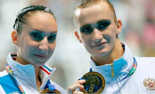 Alexander Maltsev and Darina Valitova with gold medals