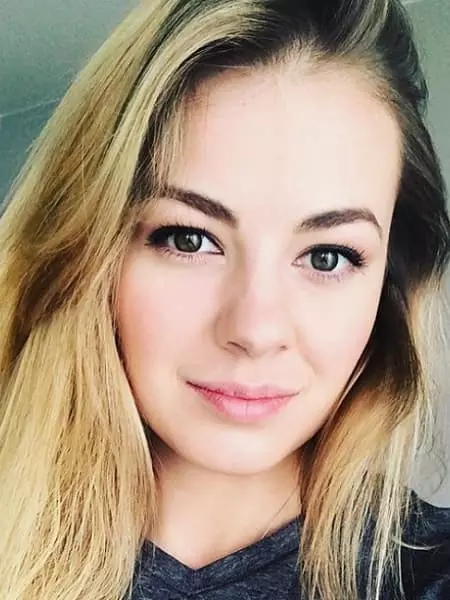 Olesya Lulyakyova - Biogroge, kahirupan pribadi, poto, waragad, film, suku, aktris, jamu 2021