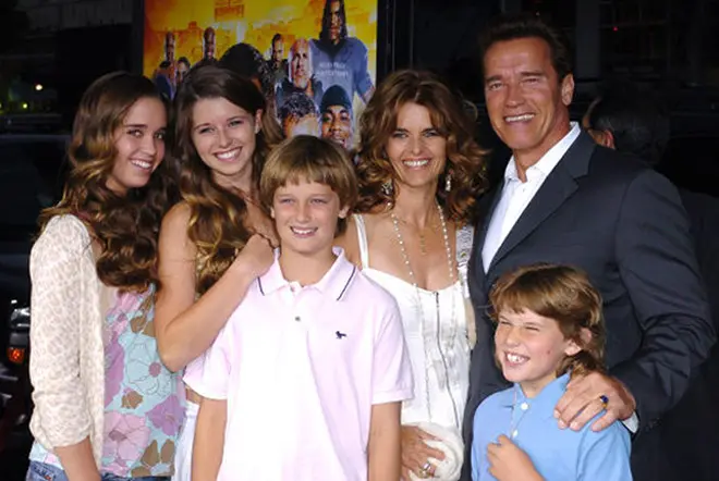 Arnold Schwarzenegger med sin kone og barn