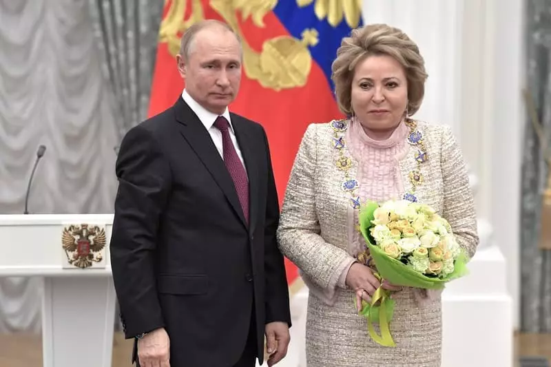 Valentina Matvienko ak Vladimir Putin